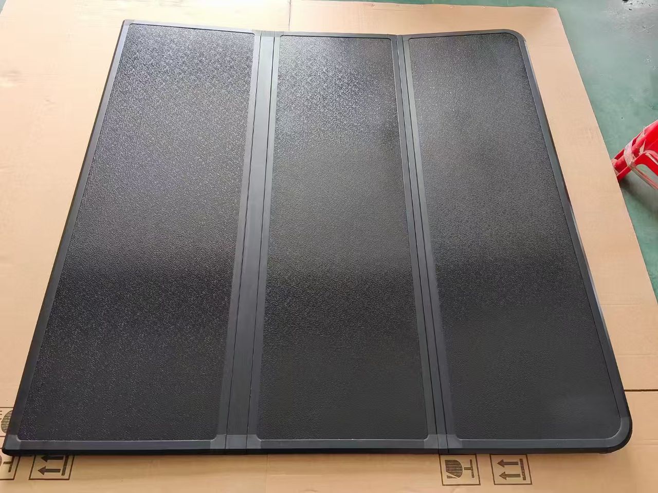 Hard Tri-Fold Tonneau Cover