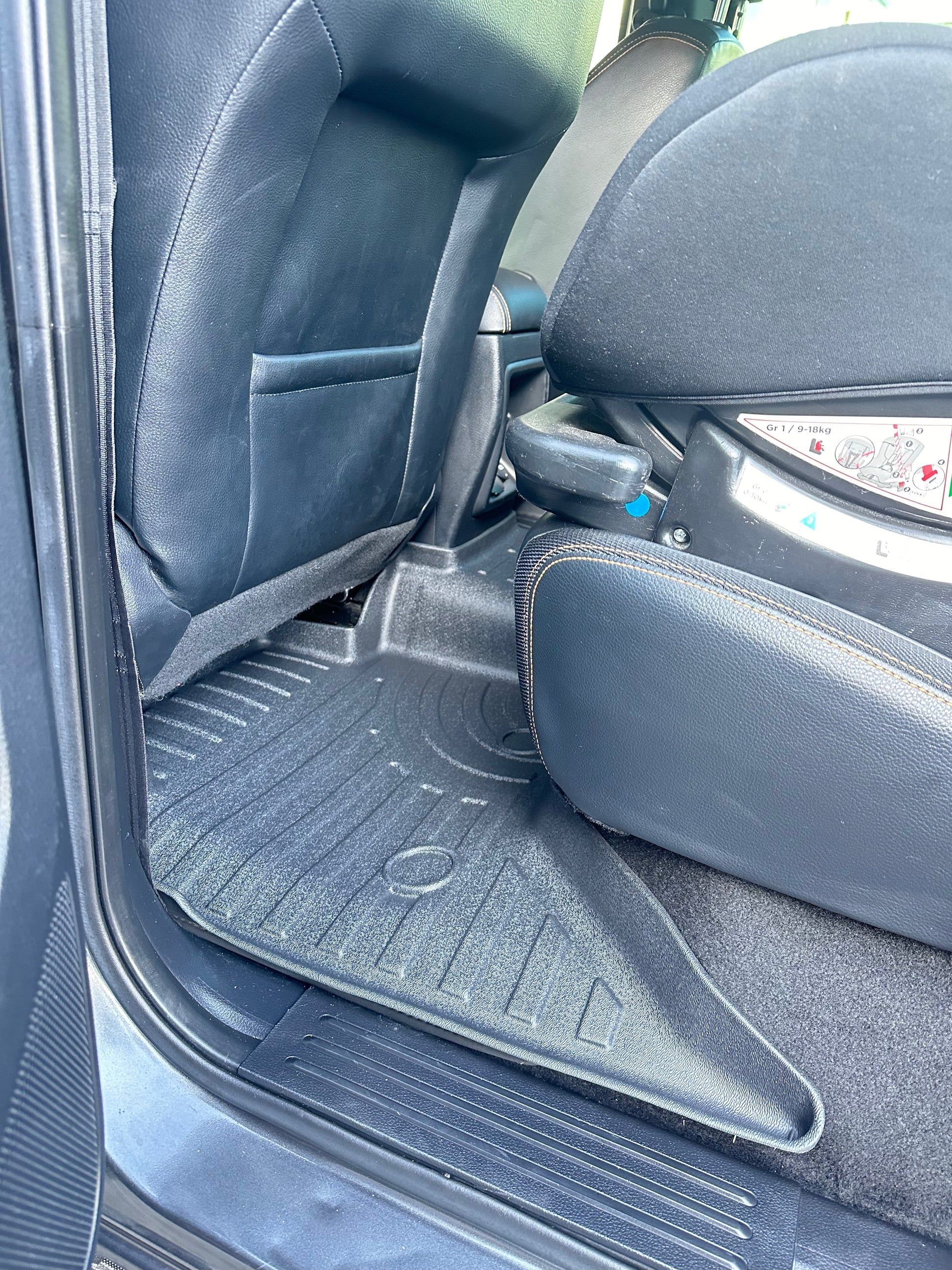 3 D  Floor mats Deep Dish